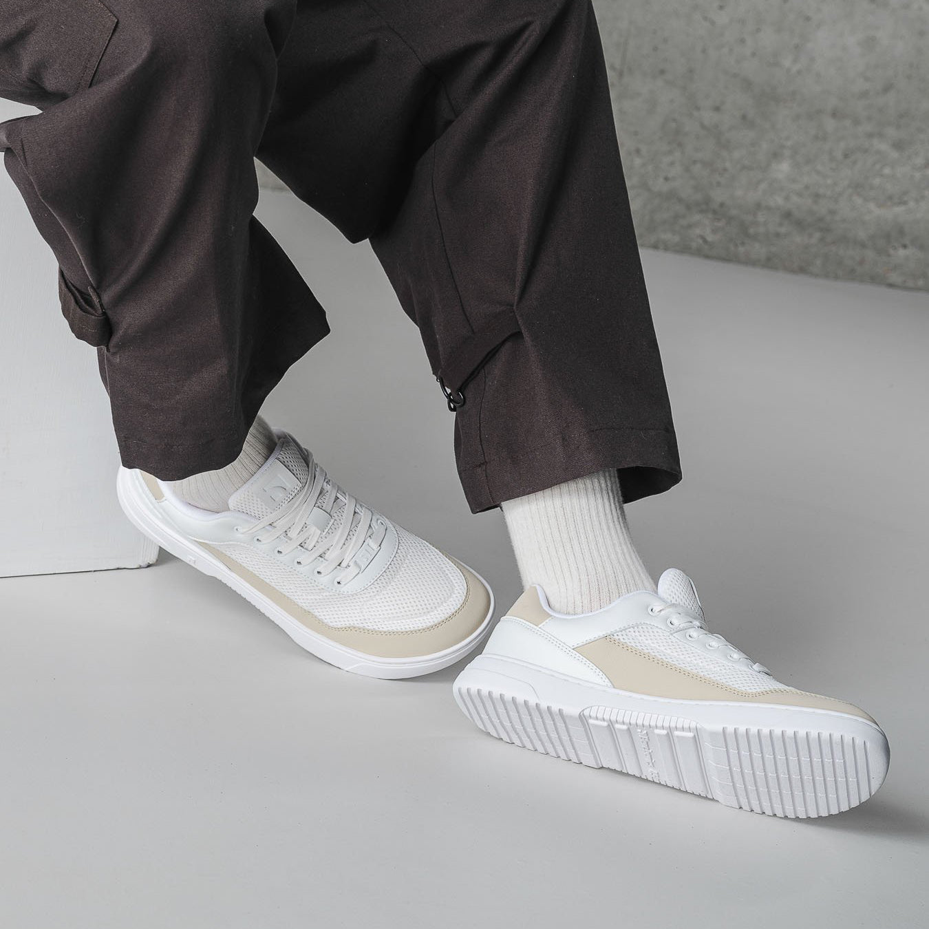 Barebarics - Vaporo - White & Beige