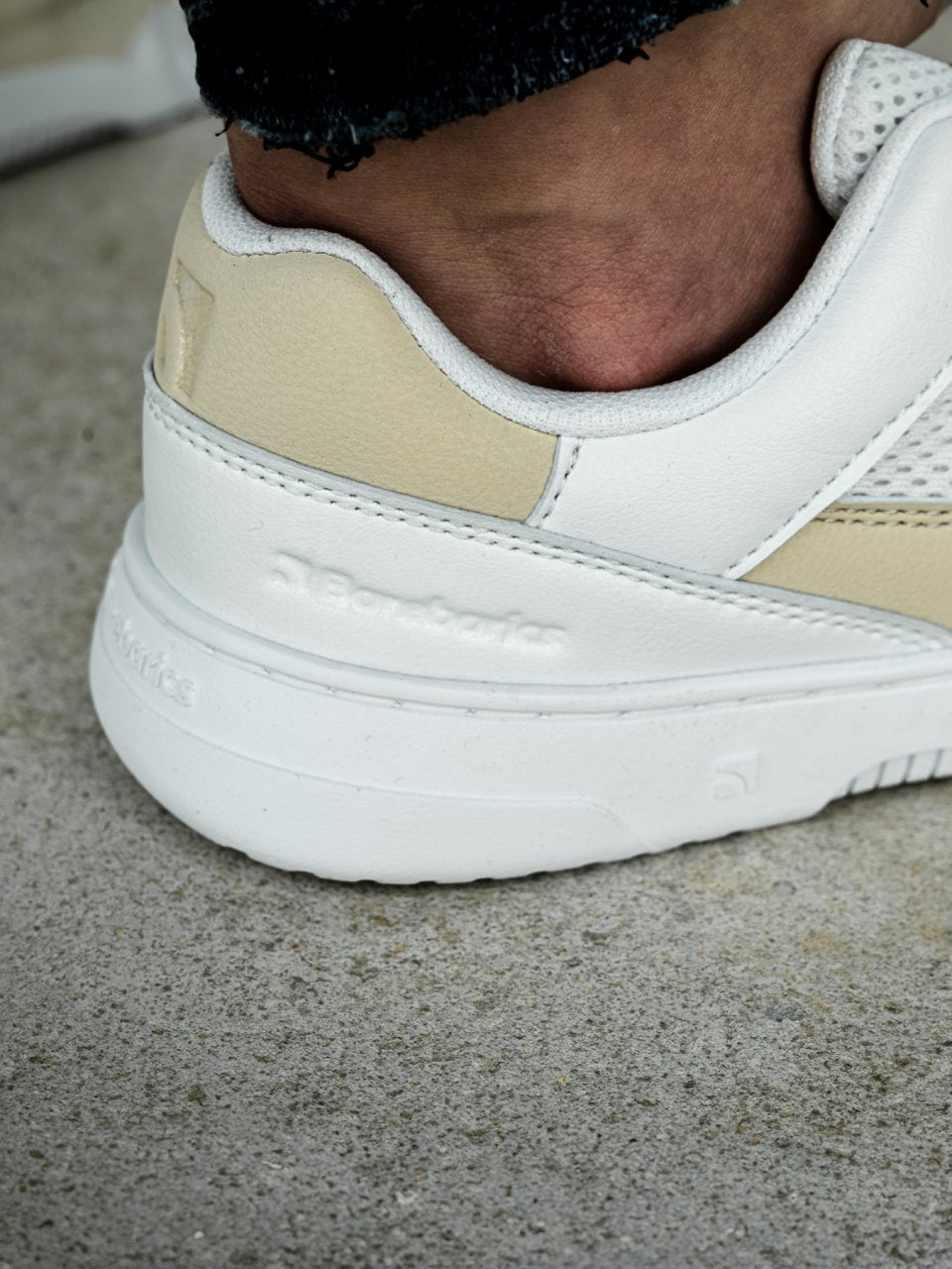 Barebarics - Vaporo - White & Beige